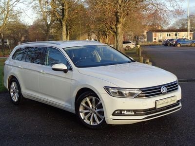 Pure white Used 2015 VW Passat Business Estate | £12,995 (Fair price)