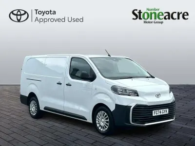 Used Toyota Proace 145 HP (106 kW) 2023 White MPV