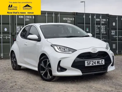 Used Toyota Yaris Design 116 HP (85 kW) 2024 White Hatchback