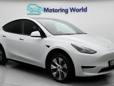 Używany Tesla Model Y RWD 219 kW (299 KM) 2024 Biały SUV