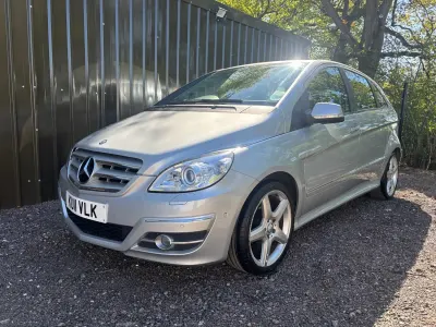 Begagnad Mercedes B160 2011 Silver Minibuss