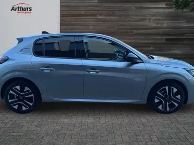 Used Peugeot 208 Allure 99 HP (72 kW) 2025 Grey Hatchback