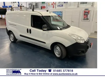 Usado Vauxhall Combo 95 HP (69 kW) 2016 Branco Monovolume