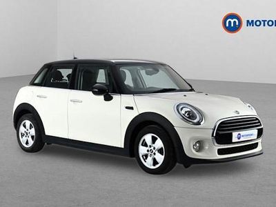 Begagnad Mini Cooper Classic 136 HK (100 kW) 2019 Vit Halvkombi