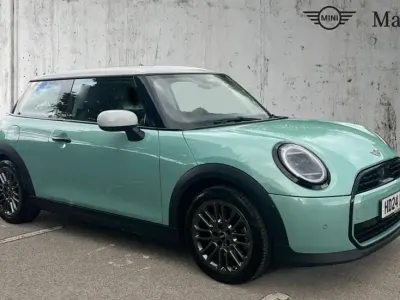 Begagnad Mini Cooper Classic 204 HK (150 kW) 2024 Grön Halvkombi