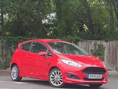Used Ford Fiesta Zetec 125 HP (91 kW) 2014 Red Hatchback