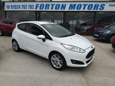 Used Ford Fiesta Zetec 2016 White Hatchback