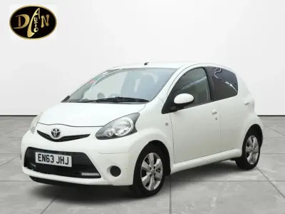 Used Toyota Aygo Style 2014 White Hatchback