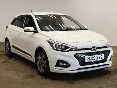 Begagnad Hyundai i20 Premium 84 HK (61 kW) 2019 Vit Halvkombi