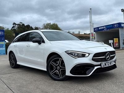 Begagnad Mercedes CLA250e Shooting Brake AMG line 2022 Vit Kombi