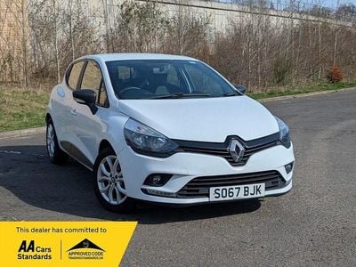Used Renault Clio IV Play 75 HP (55 kW) 2017 White Hatchback