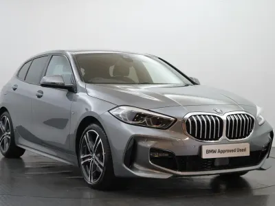 Usado BMW 118 M Sport 134 CV (98 kW) 2024 Gris Utilitario