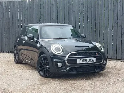 Used Mini Cooper S Sport 192 HP (141 kW) 2019 Black Hatchback