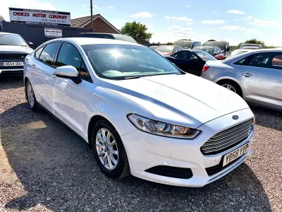 Used Ford Mondeo Style 120 HP (88 kW) 2016 White Hatchback