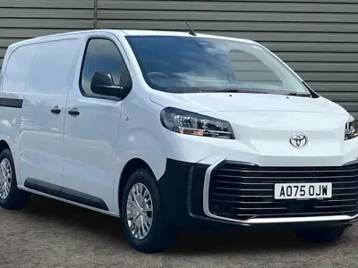 Used Toyota Proace 120 HP (88 kW) 2025 White MPV