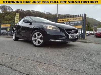 Käytetty Volvo V40 SE 122 HP (89 kW) 2015 Sininen Farmari