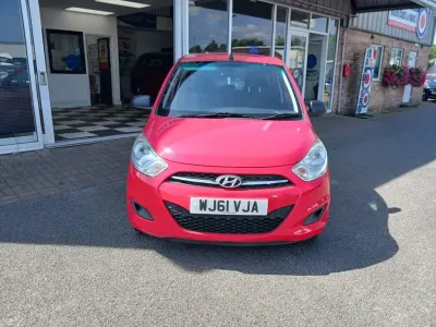 Used Hyundai i10 Classic 85 HP (62 kW) 2011 Red Hatchback