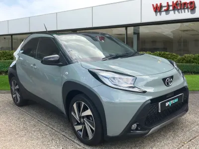 Used Toyota Aygo X 72 HP (52 kW) 2024 Green SUV