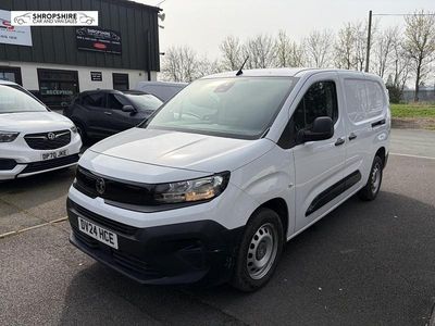 Used Vauxhall Combo 100 HP (73 kW) 2024 White MPV