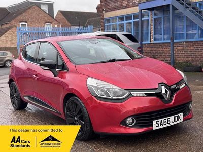 Used Renault Clio IV Dynamique 2016 Red Hatchback