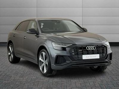 Begagnad Audi Q8 Black Edition 286 HK (210 kW) 2023 Grå SUV