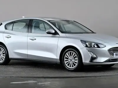 Used Ford Focus Titanium 125 HP (91 kW) 2021 Silver Hatchback