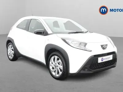 Used Toyota Aygo X PURE 72 HP (52 kW) 2025 White SUV