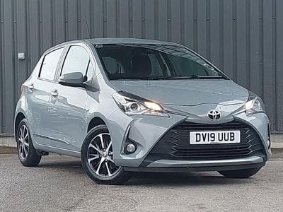 Used Toyota Yaris 111 HP (81 kW) 2019 Grey Hatchback