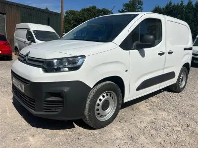 Used Citroën Berlingo 100 HP (73 kW) 2021 White MPV