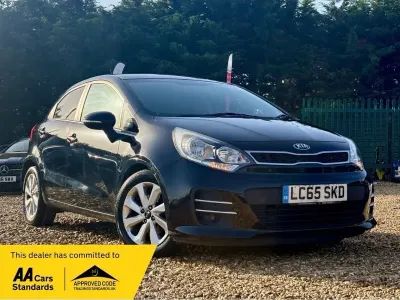 Used Kia Rio 107 HP (78 kW) 2015 Black Hatchback