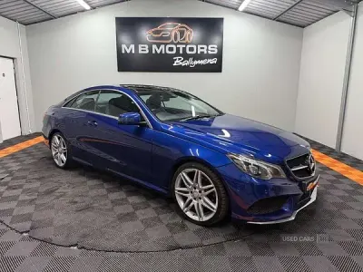 Gebraucht Mercedes E220 AMG line 2016 Blau Coupé