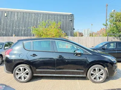 Used Peugeot 3008 Allure 120 HP (88 kW) 2015 Black Estate