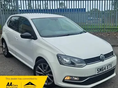 Used VW Polo Design 90 HP (66 kW) 2015 White Hatchback