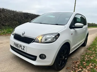 Used Skoda Citigo Colour Edition 60 HP (44 kW) 2016 White Hatchback