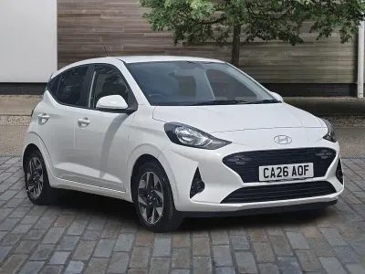 New Hyundai i10 Advanced 67 HP (49 kW) 2025 White Hatchback