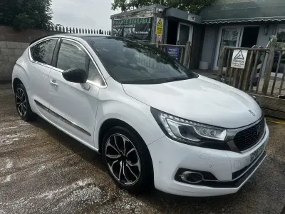 Used DS Automobiles DS4 Prestige 130 HP (95 kW) 2016 White Hatchback