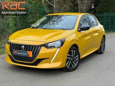 Used Peugeot 208 Active+ 75 HP (55 kW) 2023 Yellow Hatchback