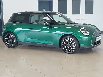 New Mini Cooper Exclusive 135 kW (184 HP) 2026 Green Hatchback
