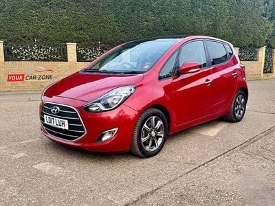 Used Hyundai ix20 Premium 90 HP (66 kW) 2017 Red Hatchback