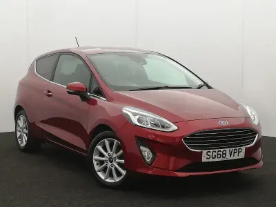 Used Ford Fiesta Titanium 125 HP (91 kW) 2018 Red Hatchback