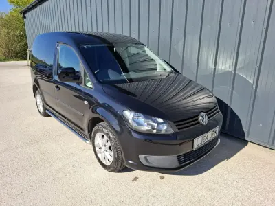 Begagnad VW Caddy Trendline 102 HK (75 kW) 2014 Svart Minibuss