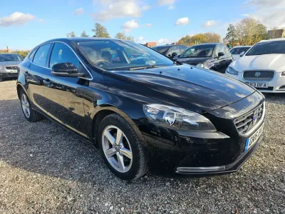Käytetty Volvo V40 SE 122 HP (89 kW) 2016 Musta Farmari