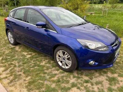 Begagnad Ford Focus Titanium 125 HK (91 kW) 2014 Blå Halvkombi