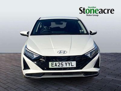 Used Hyundai i20 Advanced 100 HP (73 kW) 2025 White Hatchback