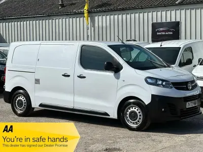 Used Vauxhall Vivaro S 100 HP (73 kW) 2022 White MPV