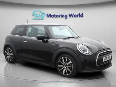 Used Mini Cooper Classic 136 HP (100 kW) 2021 Black Hatchback