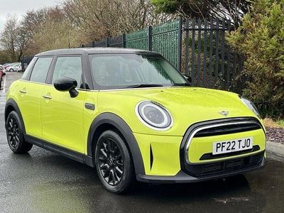 Used Mini Cooper Classic 134 HP (98 kW) 2022 Yellow Hatchback
