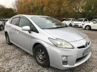 Used Toyota Prius 140 HP (102 kW) 2025 Silver Hatchback