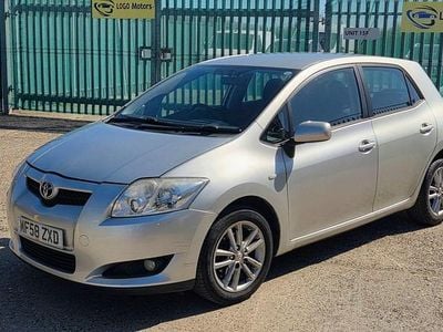 Used Toyota Auris 124 HP (91 kW) 2008 Silver Hatchback