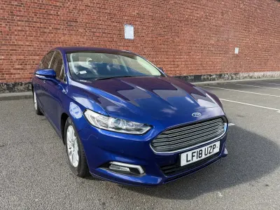 Używany Ford Mondeo Zetec 120 KM (88 kW) 2018 Niebieski Hatchback